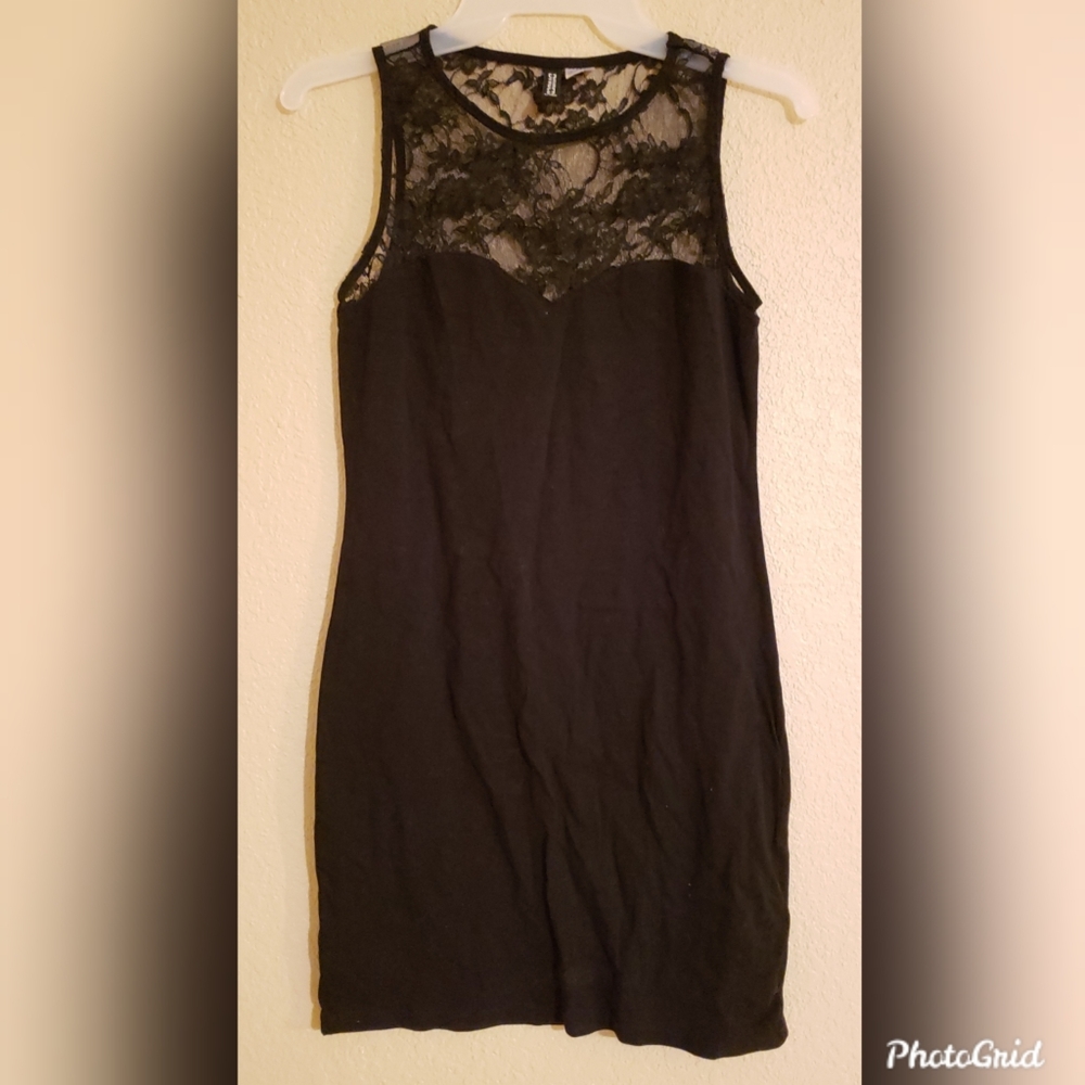 Lace bodycon dress